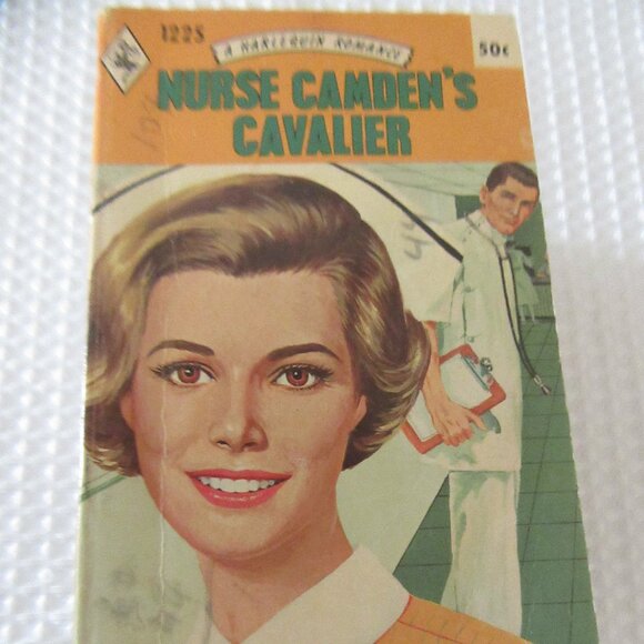 8 Harlequin Books - Picture 13 of 13